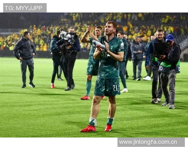 前阿森纳门将策划拳击赛切尔西热刺传奇球员同台竞技