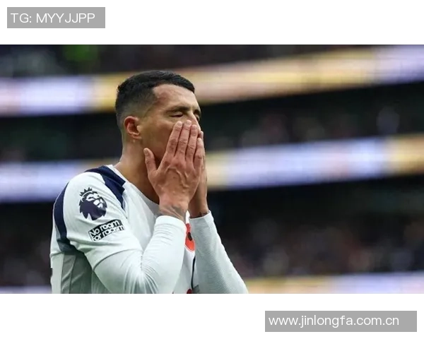 前曼联球员点评阿莫林战术调整四后卫成效显著五后卫变动令人费解